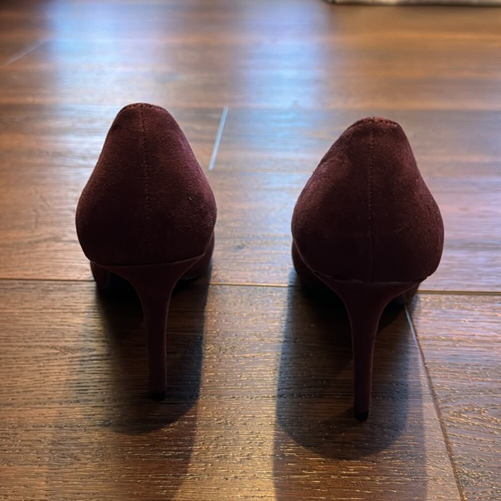 Nine West NWOT Pump Heel Shoes in Purple Faux Suede. - Picture 3 of 7